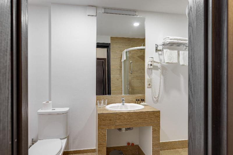 اتاق سوپریور سه تخته, Scandic Gdańsk