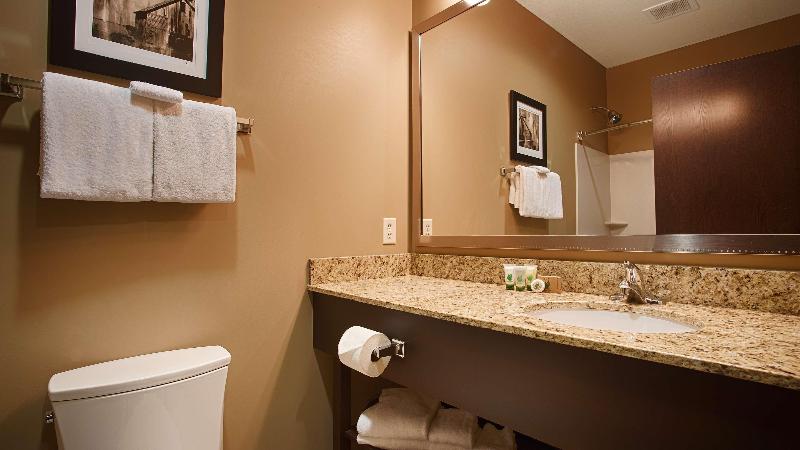 Люкс Кровать Кинг, Best Western Plus Night Watchman Inn & Suites