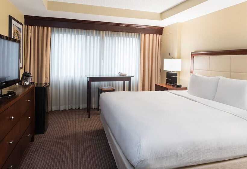 Люкс с Балконом, Doubletree Suites By Hilton Hotel Cincinnati   Blue Ash