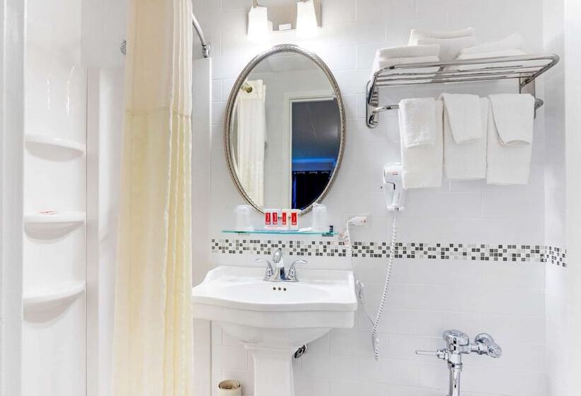 Номер Стандарт 2 Двуспальные Кровати, Econo Lodge