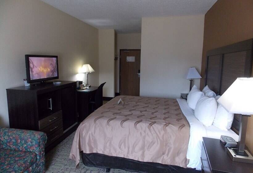 Lakosztály, Quality Inn & Suites