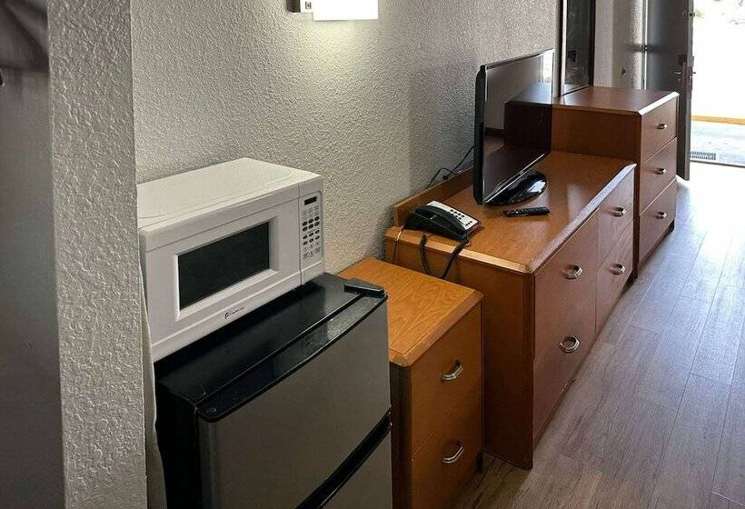 Номер Стандарт 2 Двуспальные Кровати, Rodeway Inn