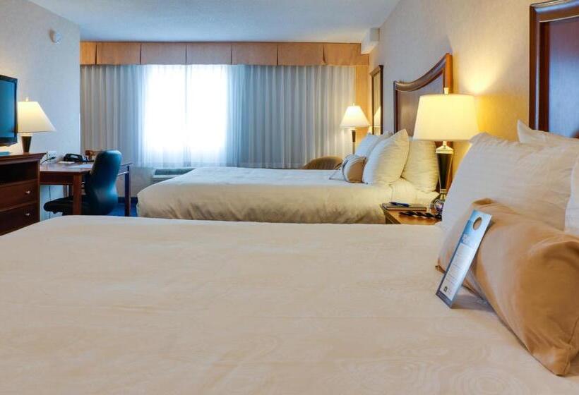 ２ダブルベッドのスタンダードルーム, Best Western Plus Suites Downtown Calgary