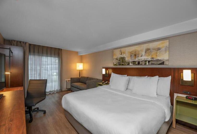 キングサイズベッドのスタンダードルーム, Comfort Inn Airport