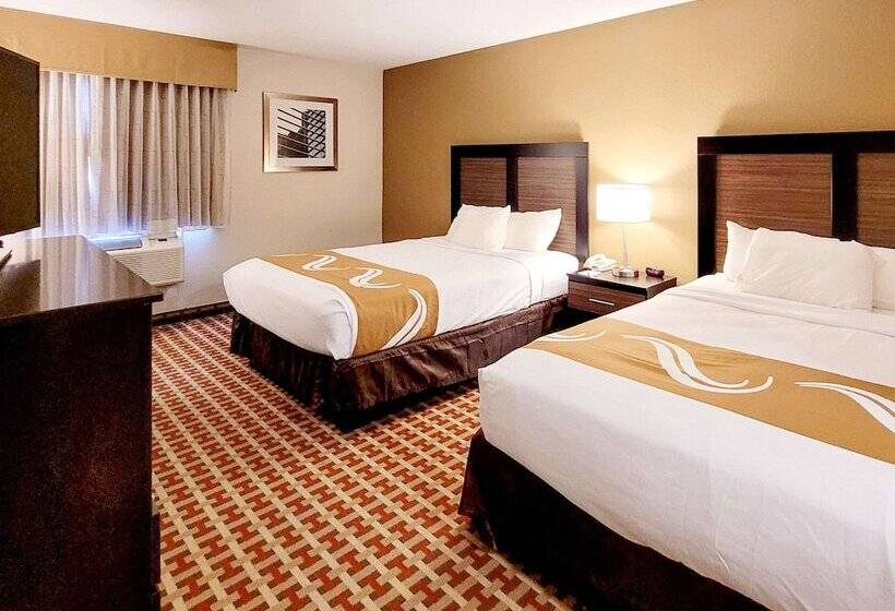Номер Стандарт 2 Двуспальные Кровати, Quality Inn & Suites