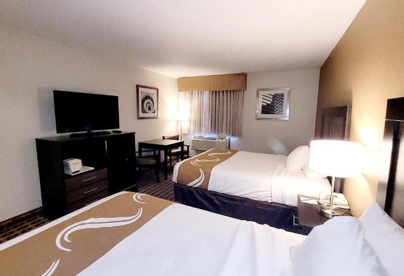 Номер Стандарт 2 Двуспальные Кровати, Quality Inn & Suites