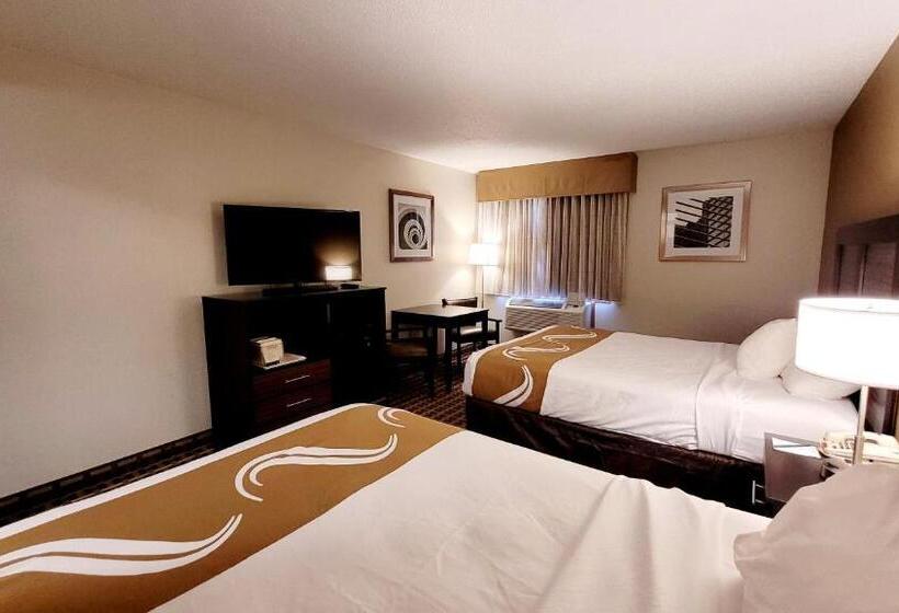 Номер Стандарт 2 Двуспальные Кровати, Quality Inn & Suites