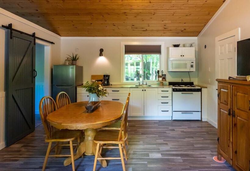 小室, Barefoot Villas And Retreat