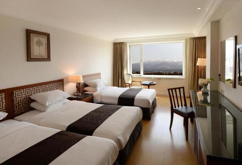 اتاق لوکس سه تخته, Jeju Oriental Hotel & Casino