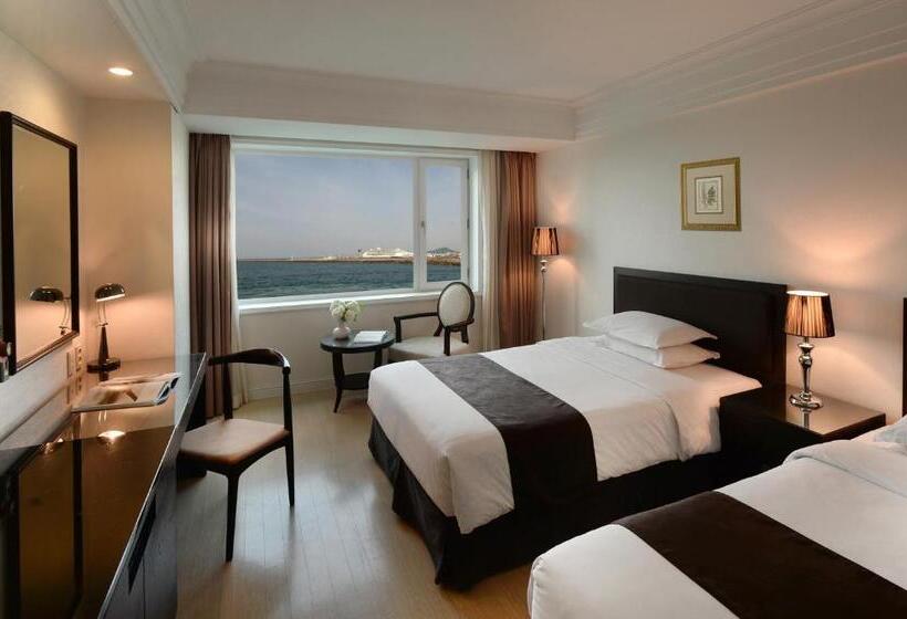 اتاق لوکس با چشم‌انداز دریا, Jeju Oriental Hotel & Casino