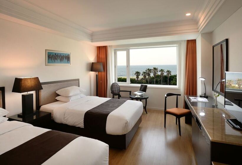 اتاق لوکس با چشم‌انداز دریا, Jeju Oriental Hotel & Casino