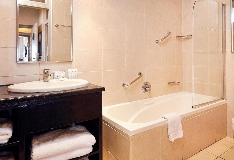 استودیوی استاندارد, First Group Riviera Suites