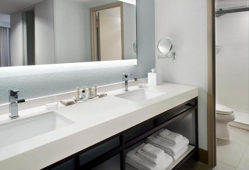 Полулюкс с Балконом, Atlanta Evergreen Lakeside Resort
