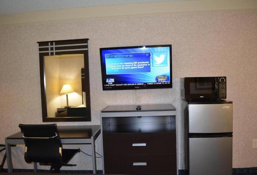 Стандартный Номер Кровать Кинг, Deluxe Inn   Fayetteville I 95