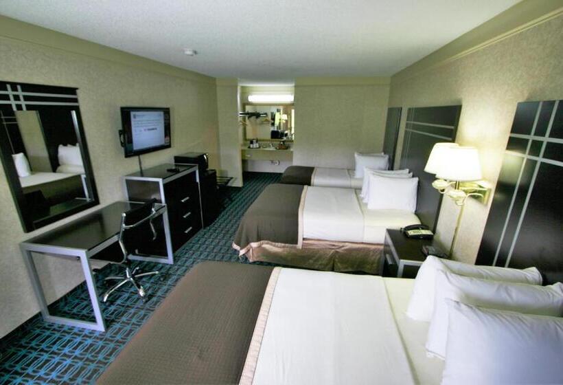 Семейный Номер, Deluxe Inn   Fayetteville I 95