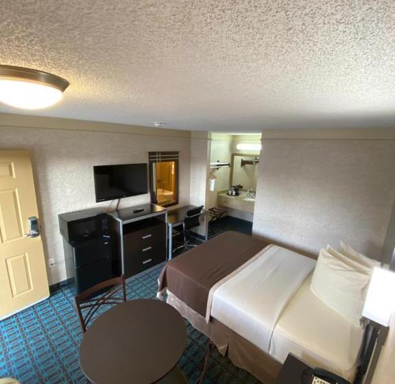Номер Стандарт, Deluxe Inn   Fayetteville I 95