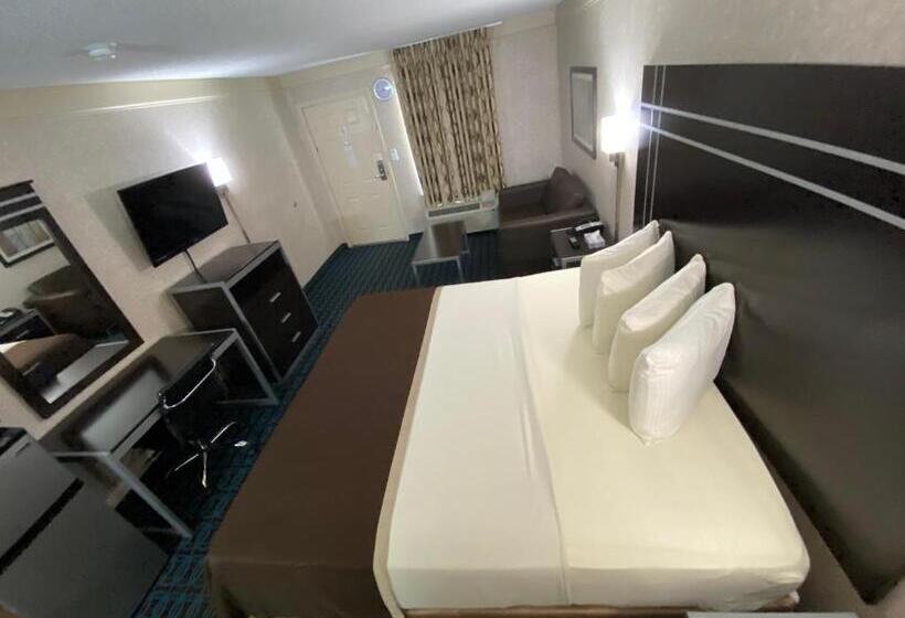 Стандартный Номер Кровать Кинг, Deluxe Inn   Fayetteville I 95