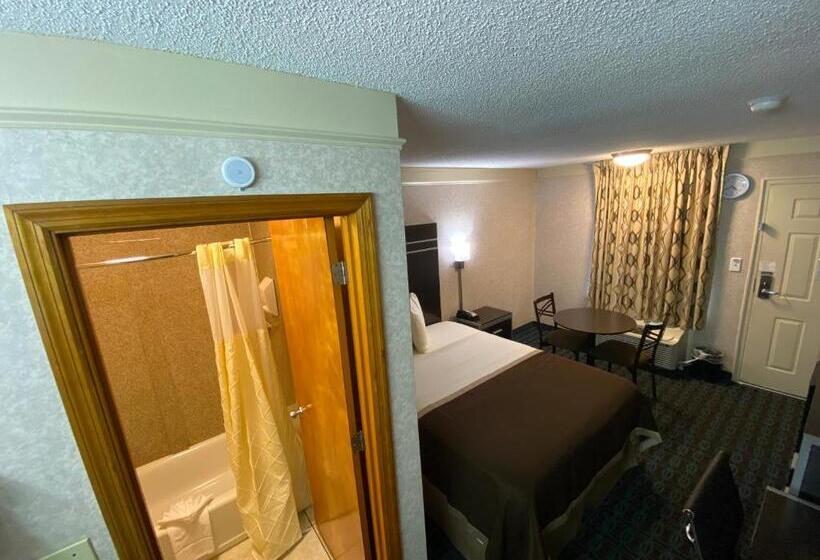 Номер Стандарт, Deluxe Inn   Fayetteville I 95