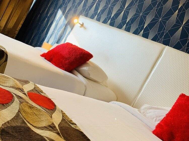 Номер Deluxe, Grand Hôtel De Nîmes 4 étoiles