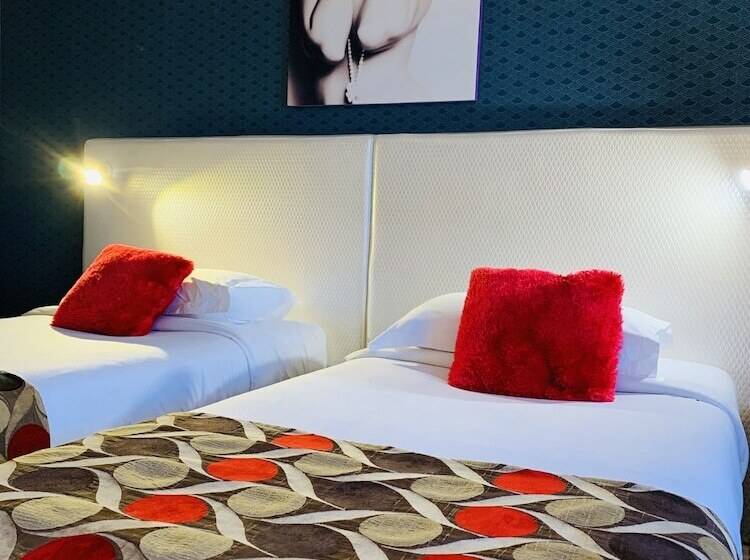 Номер Deluxe, Grand Hôtel De Nîmes 4 étoiles