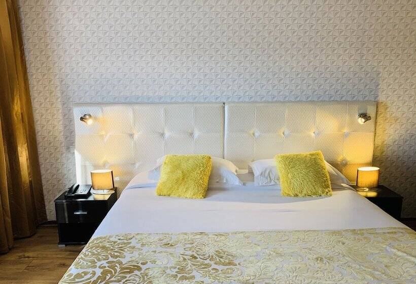 Номер Superior, Grand Hôtel De Nîmes 4 étoiles