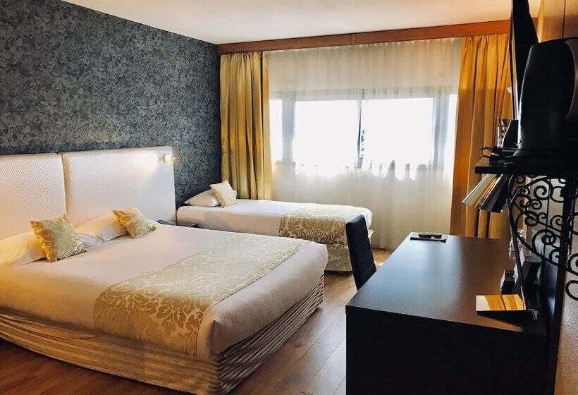 Номер Стандарт, Grand Hôtel De Nîmes 4 étoiles