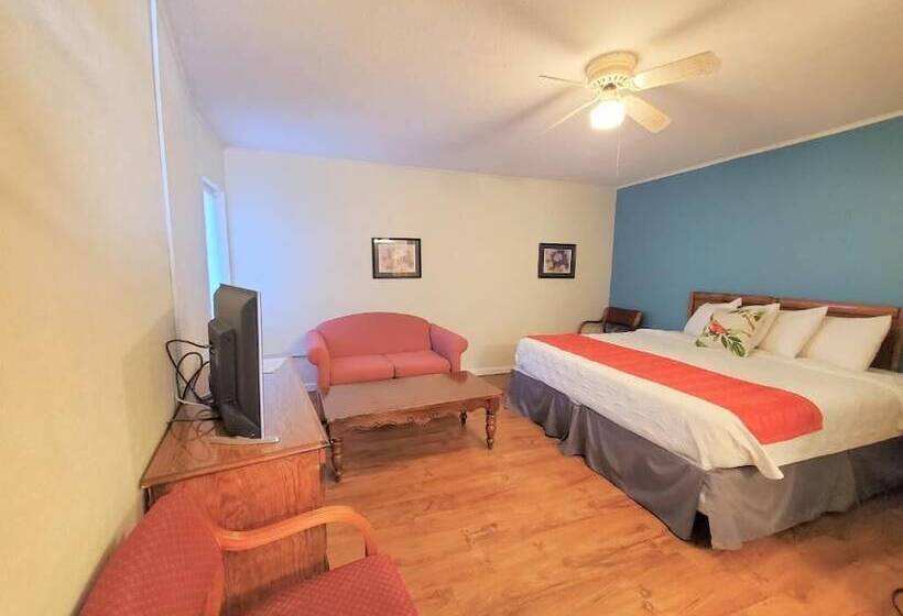 Студия Стандарт Двуспальная Кровать, Meadowlark Motel With Restaurant & Bar