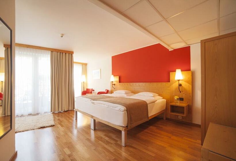가든 전망 주니어 스위트, Rogner Hotel Tirana