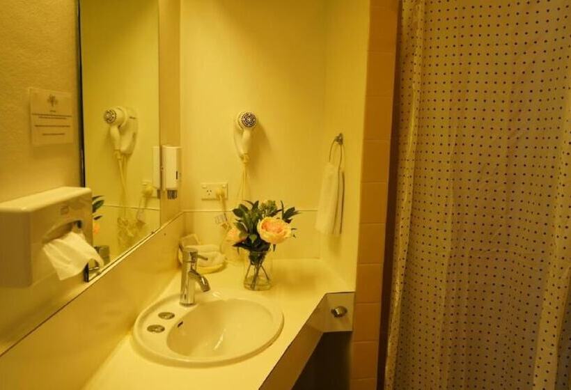 Номер Стандарт, Country Motor Inn
