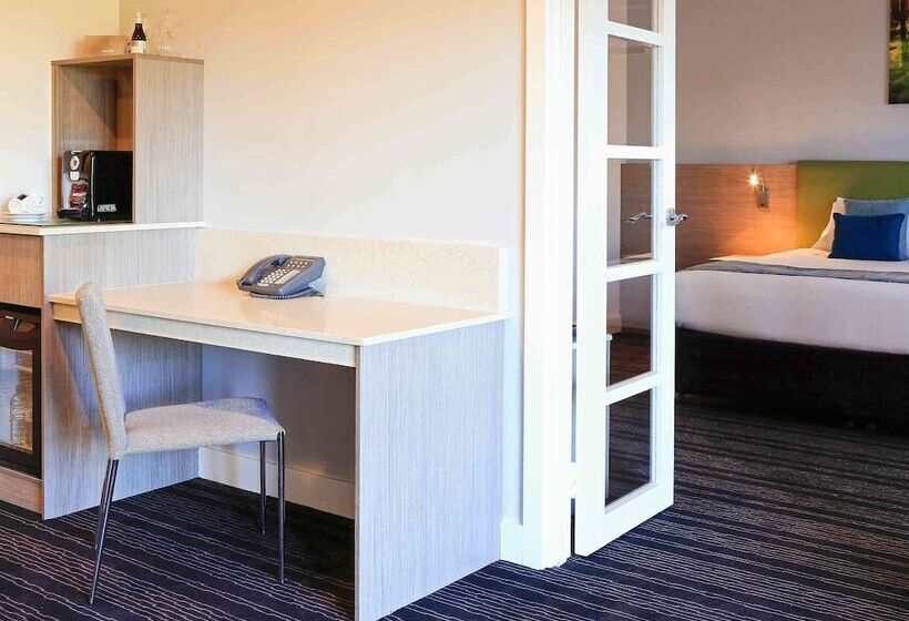 이그제큐티브 스위트, Novotel Vines Resort Swan Valley