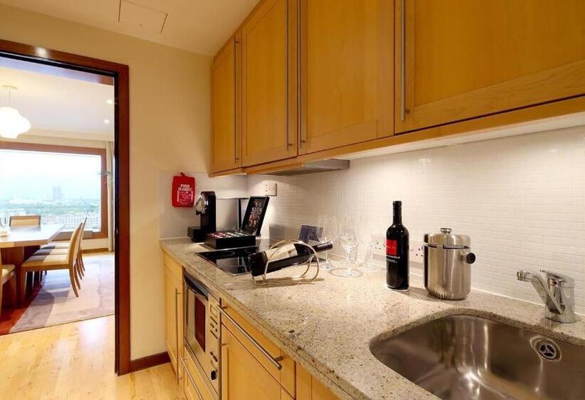 Президентский Люкс, Canary Riverside Plaza