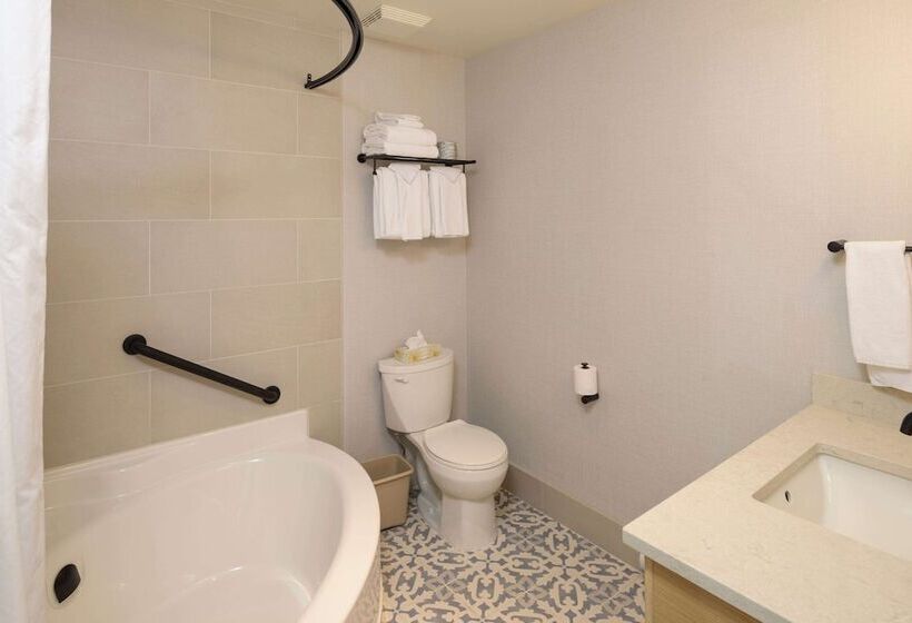 اتاق استاندارد با 2 تخت دوبل, Balcomo, A Ramada By Wyndham
