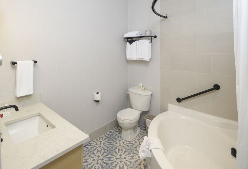 اتاق استاندارد با 2 تخت دوبل, Balcomo, A Ramada By Wyndham
