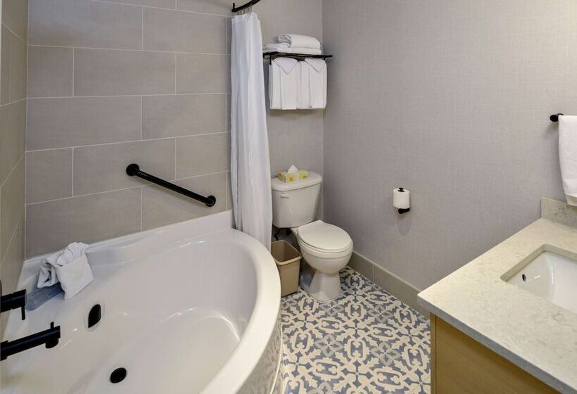 اتاق استاندارد با 2 تخت دوبل, Balcomo, A Ramada By Wyndham