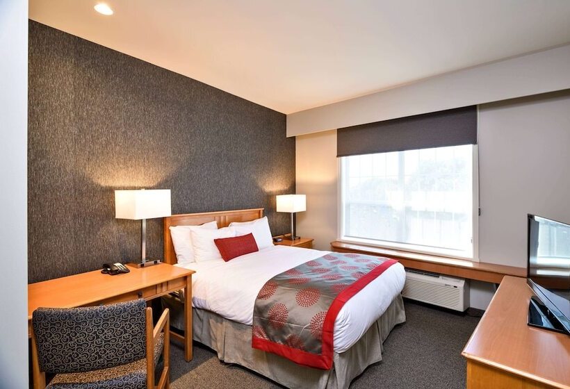 Suite Queen Bed, Balcomo, A Ramada By Wyndham