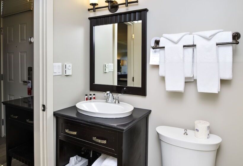 اتاق استاندارد با 2 تخت دوبل, Balcomo, A Ramada By Wyndham