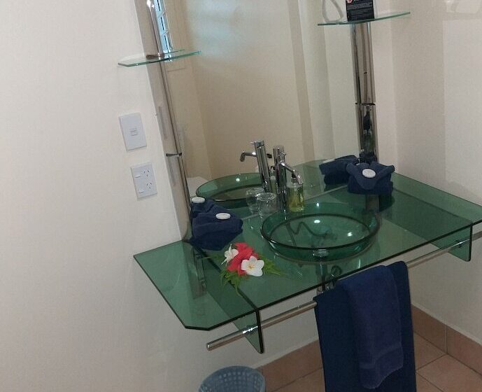 استودیوی استاندارد, Club Raro Resort  Adults Only