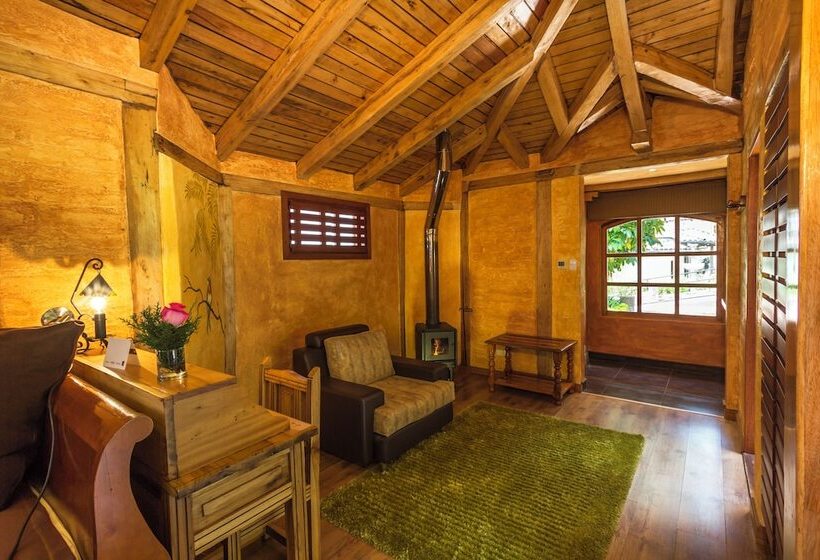Номер Стандарт Вид на Сад, Luna Volcán, Adventure Spa   Formerly Luna Runtún