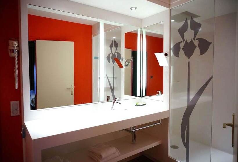 Семейный Номер, Logis Hôtel De Bourgogne   Mâcon