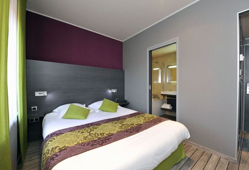 Номер Премиум, Logis Hôtel De Bourgogne   Mâcon