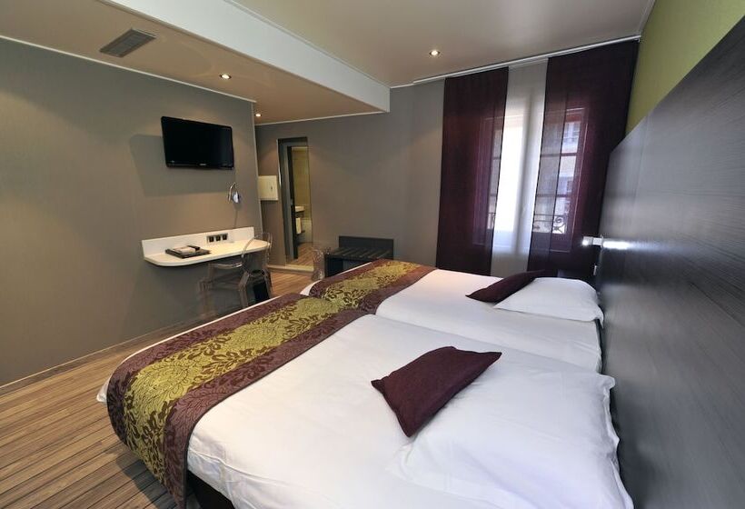 Номер Премиум, Logis Hôtel De Bourgogne   Mâcon