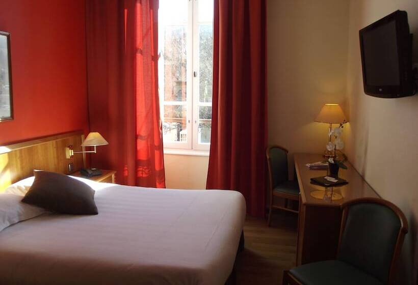 Номер Комфорт, The Originals Boutique, Grand Hôtel Saintpierre, Aurillac