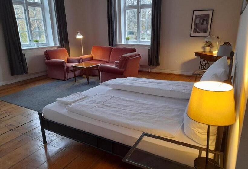 Люкс Кровать Кинг, Pelli Hof Rendsburg By Tulip Inn