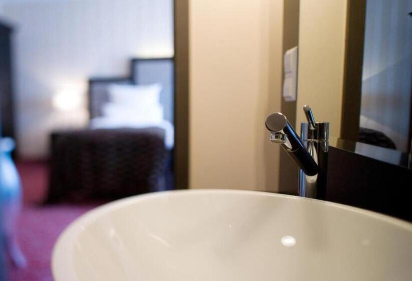 高级单人间, Top Hotel Krämer