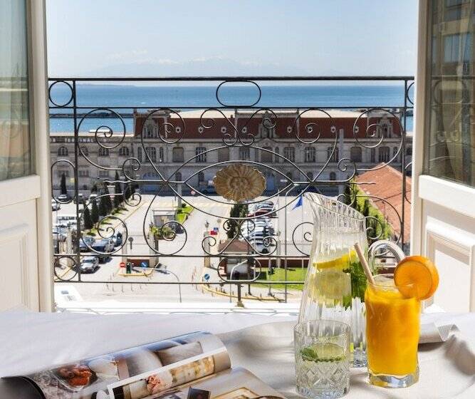 غرفة بريميوم مطلّة علي البحر, Mediterranean Palace
