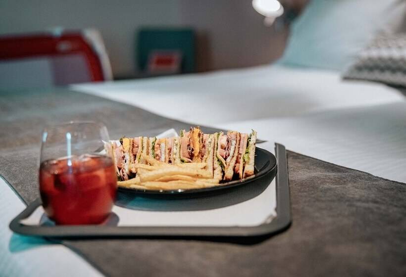 패밀리 룸, Domotel Olympia