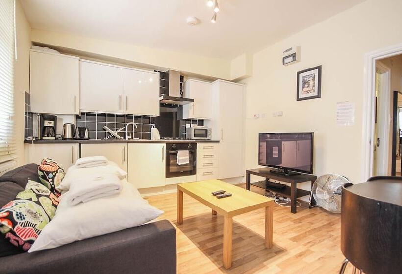Апартаменты 1 Спальня, Camden Market Apartments