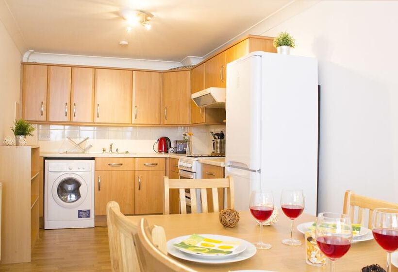Апартаменты 3 Спальни, Camden Market Apartments