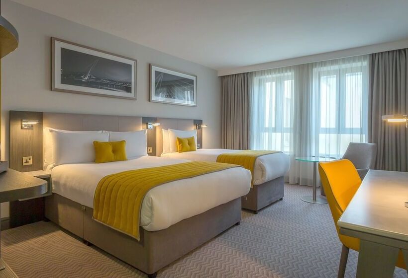 اتاق استاندارد سه نفره, Maldron Hotel Pearse Street Dublin City