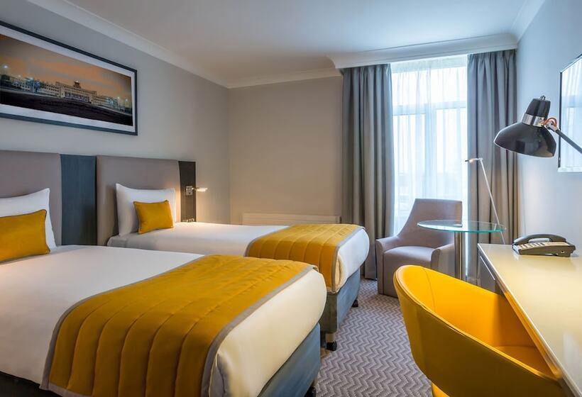 اتاق استاندارد سه نفره, Maldron Hotel Pearse Street Dublin City
